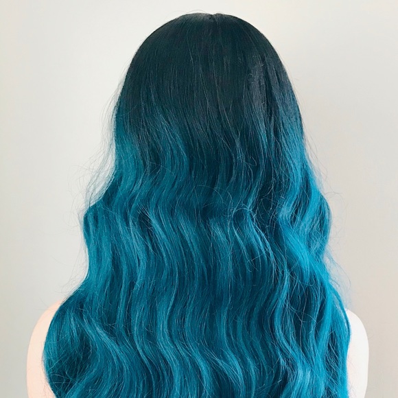 Very Pretty “Put On & Go” Ombre Teal Premium Fiber Wig for Events. - Picture 8 of 9